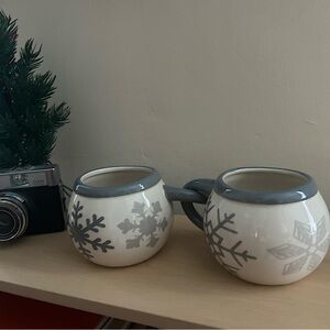 Temptations Snow Flake Set of 2 Mugs